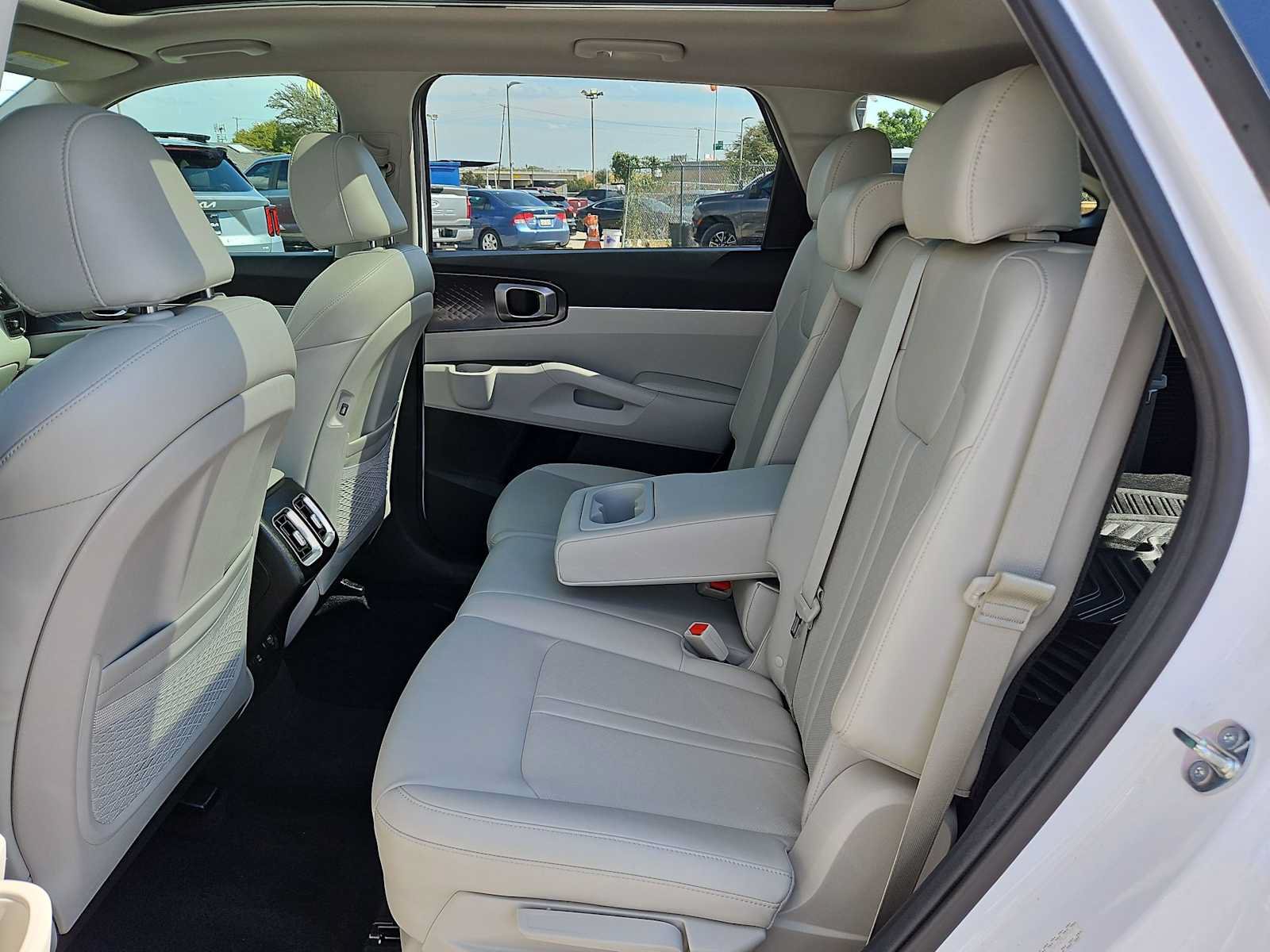 Certified 2023 Kia Sorento S w/ Panoramic Sunroof Package FWD image 18
