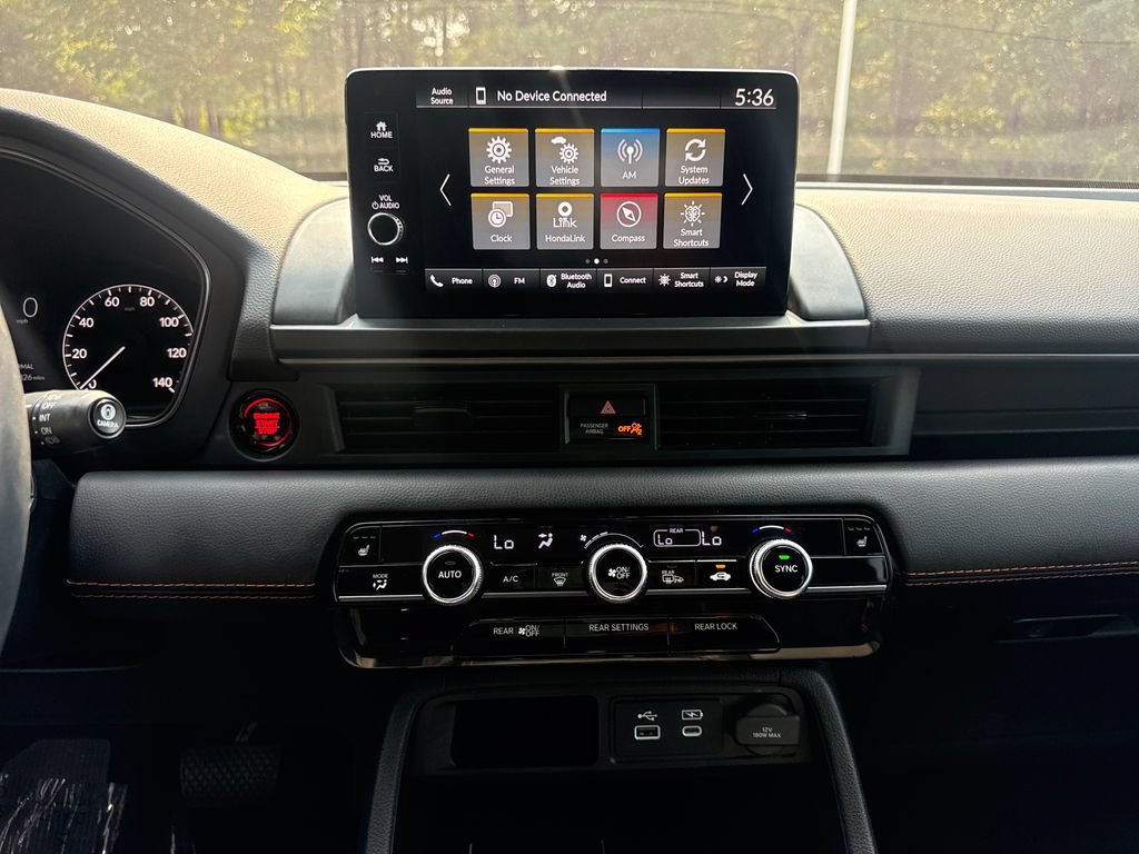 Used 2025 Honda Pilot TrailSport image 18