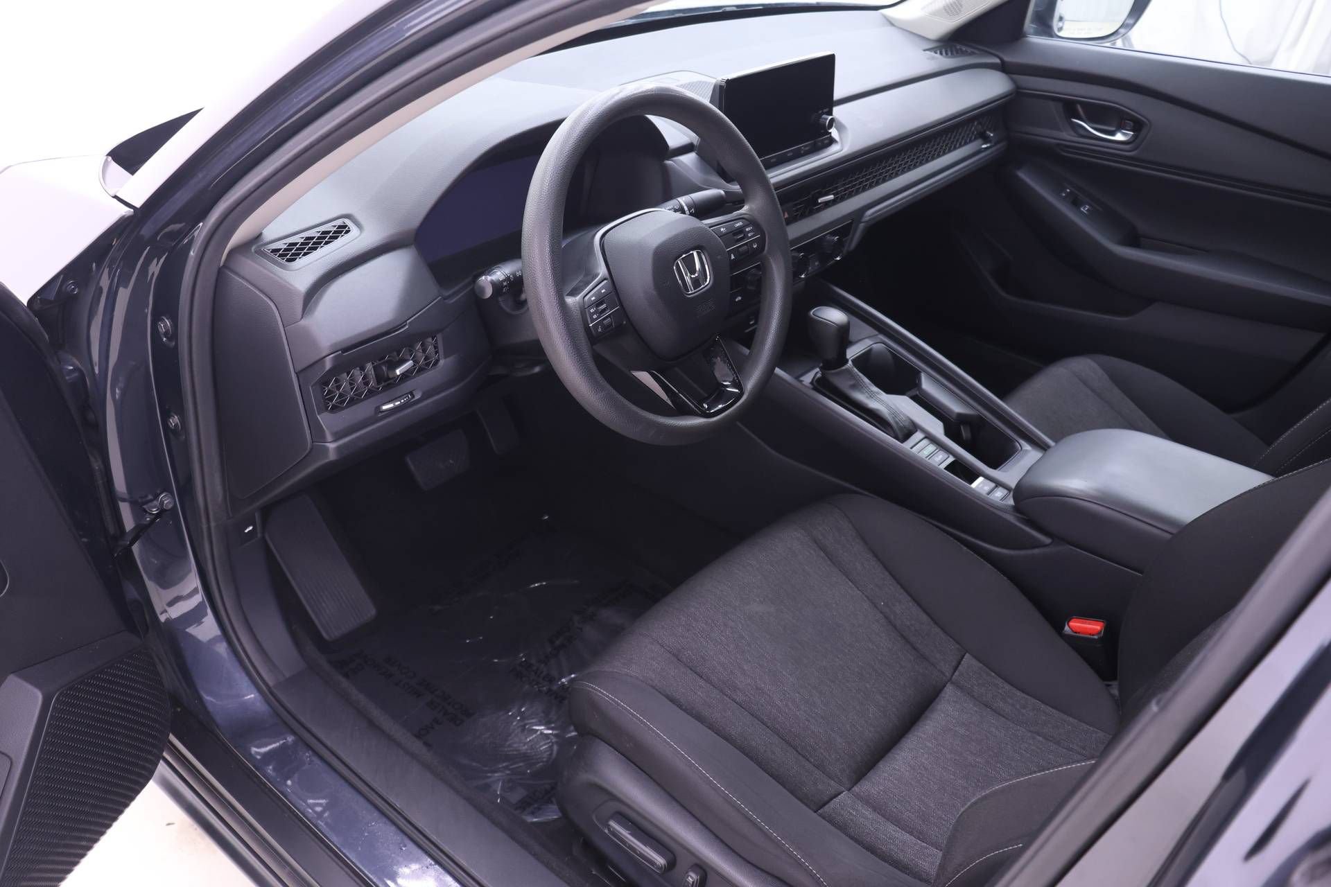 Certified 2023 Honda Accord EX image 3
