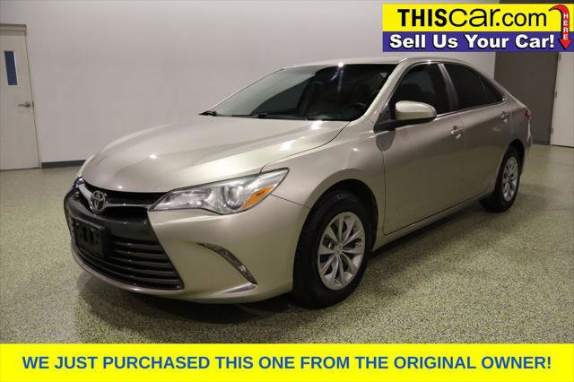 Used 2017 Toyota Camry XLE image 3