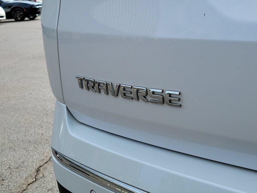 Used 2023 Chevrolet Traverse Premier FWD image 9