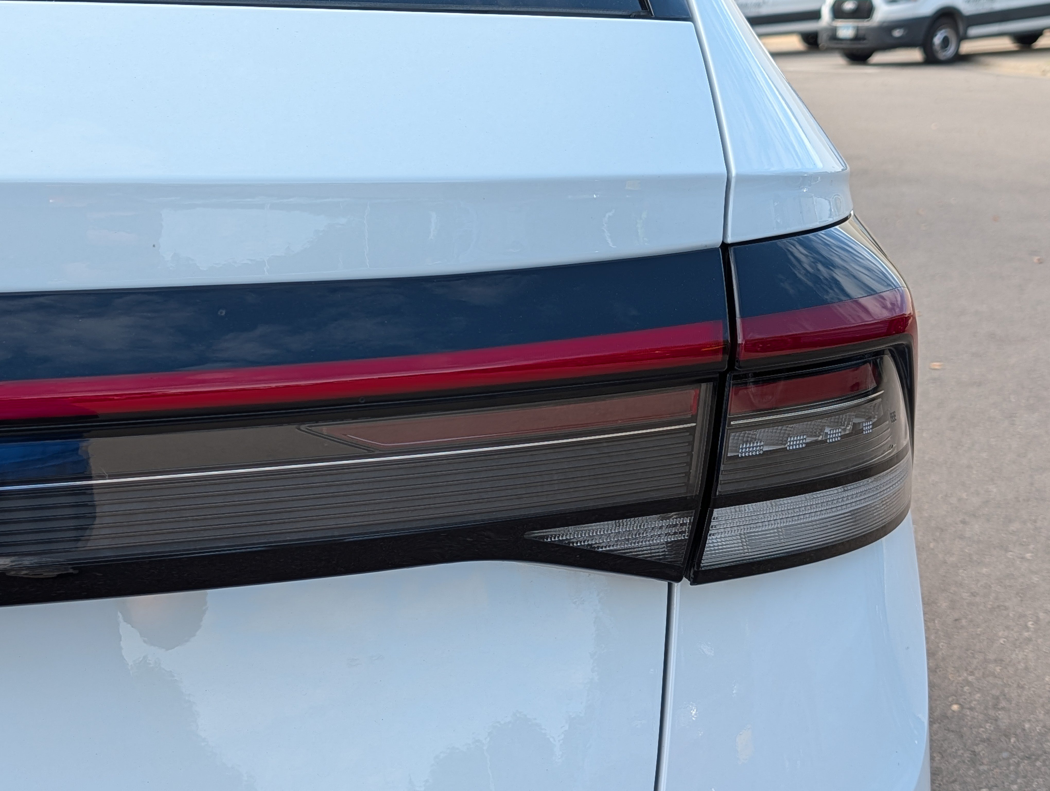 Used 2025 Volkswagen Taos SE w/ Panoramic Sunroof Package AWD/4WD image 17