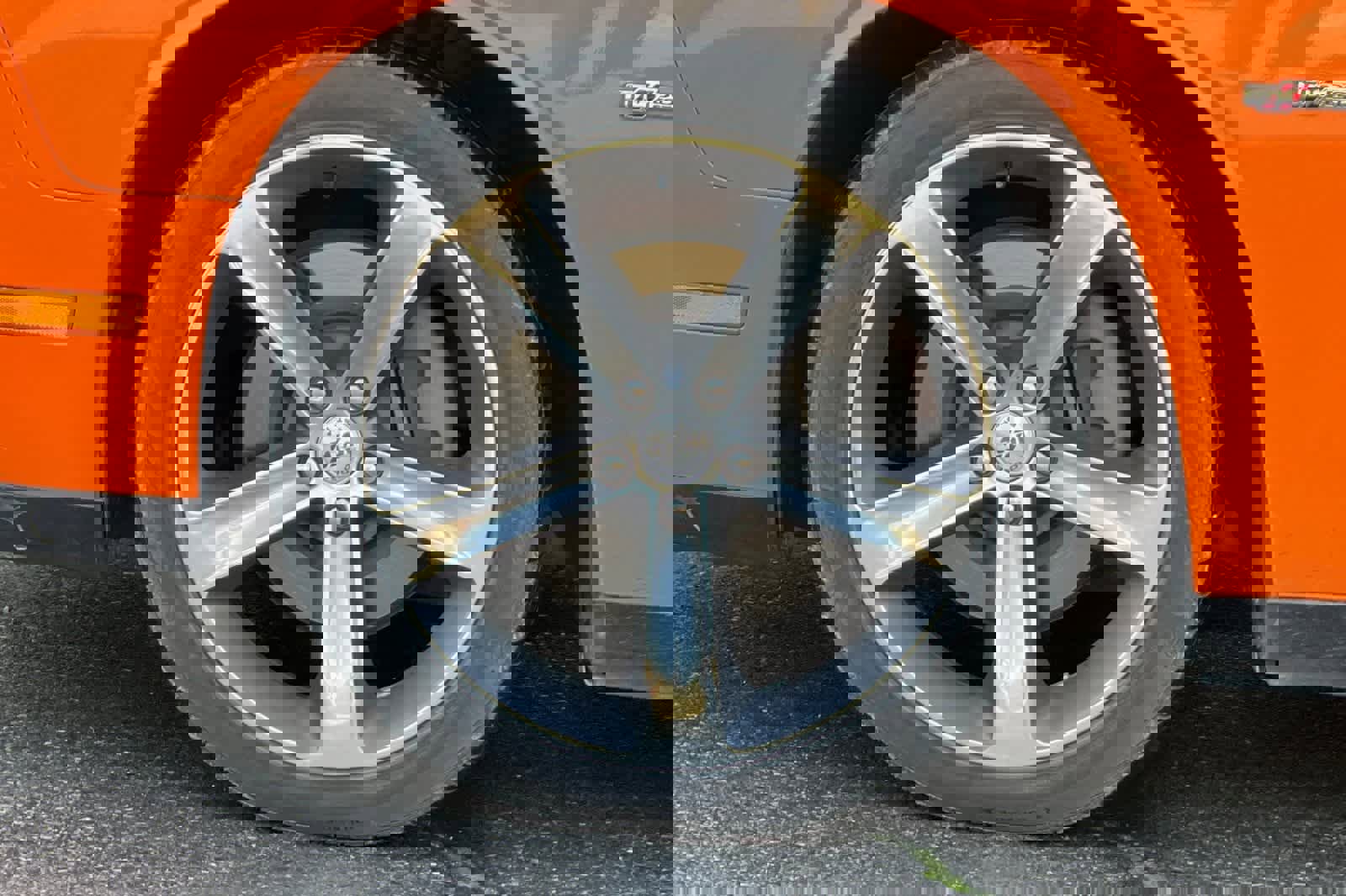 Used 2014 Dodge Challenger SXT image 27