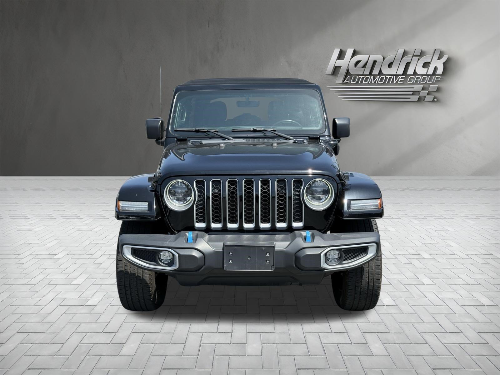 Used 2023 Jeep Wrangler Unlimited Sahara w/ Cold Weather Group AWD/4WD image 3