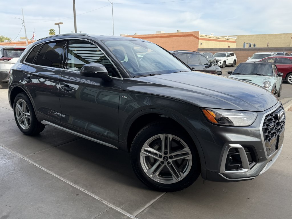Used 2024 Audi Q5 e Premium w/ Convenience Package AWD/4WD image 6