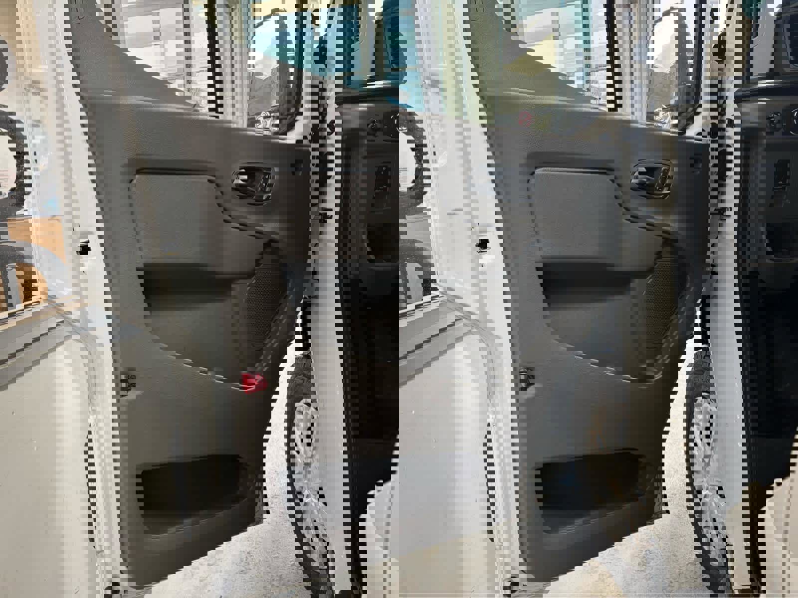 Used 2025 Ford Transit 350 XLT image 29