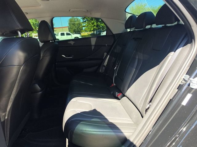 Used 2023 Hyundai Elantra Limited w/ Cargo Package FWD image 10