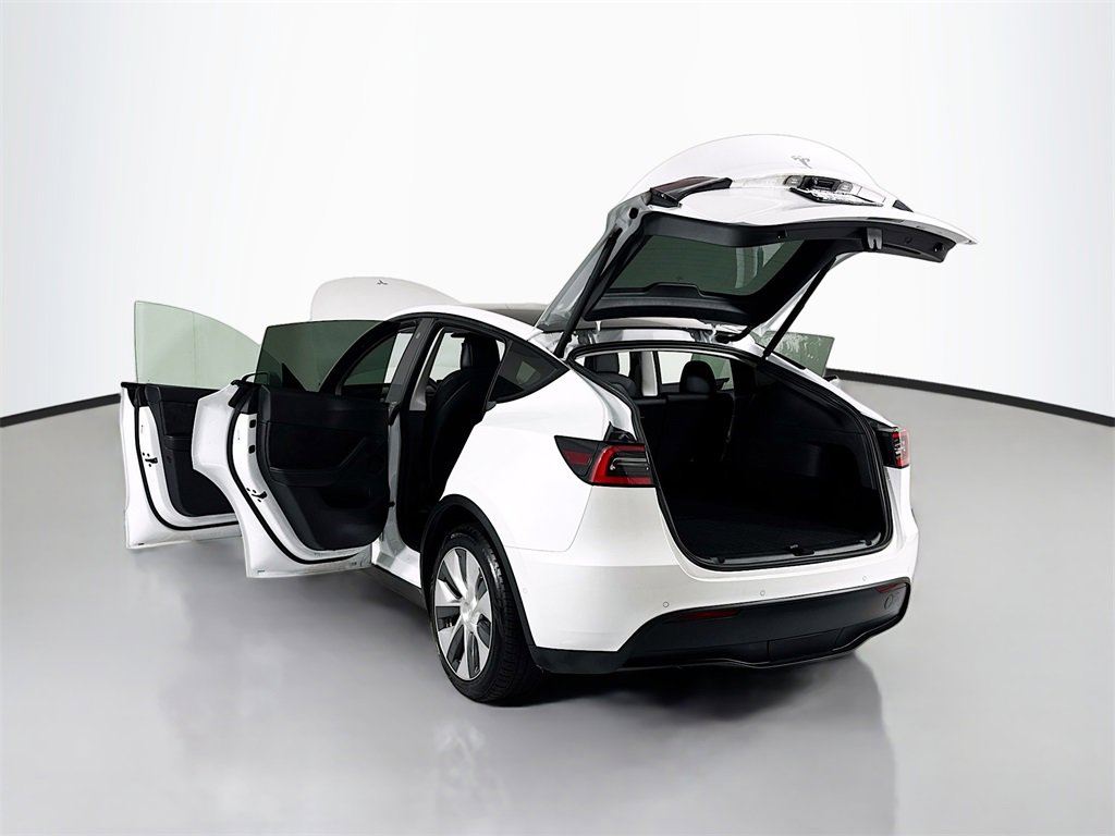 Used 2021 Tesla Model Y Long Range image 37