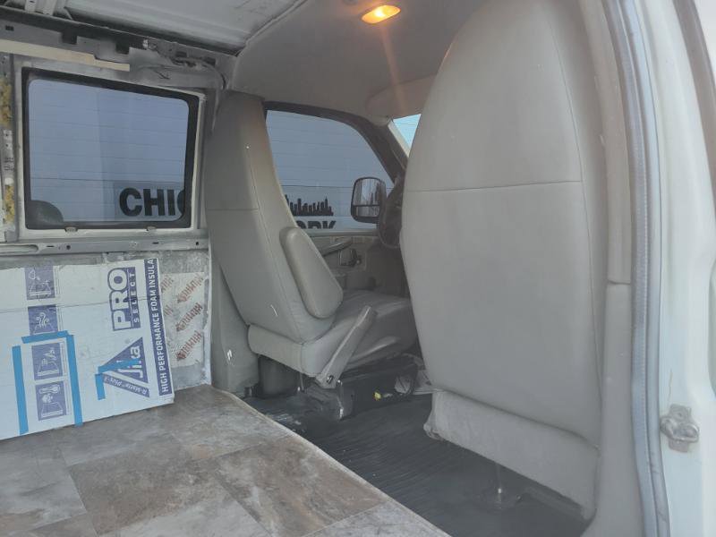 Used 2011 Chevrolet Express 1500 AWD image 45