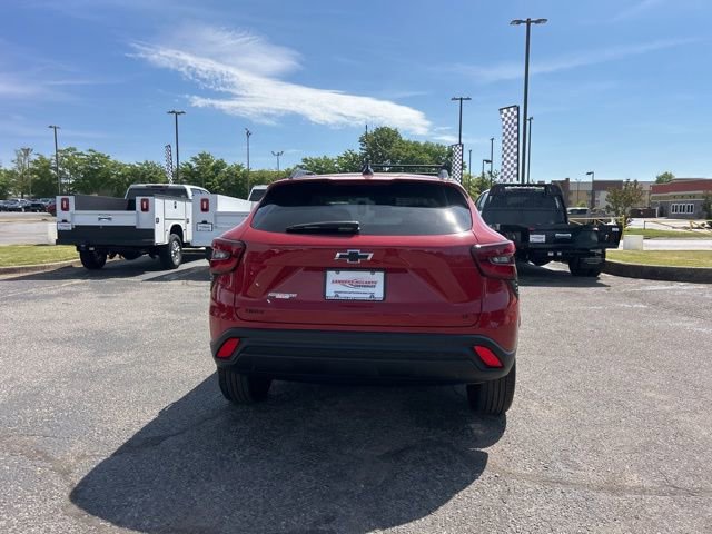 New 2026 Chevrolet Trax LT w/ Sunroof Package FWD image 4
