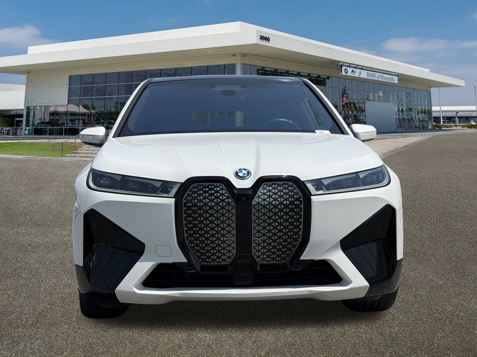 Used 2025 BMW iX M60 image 4