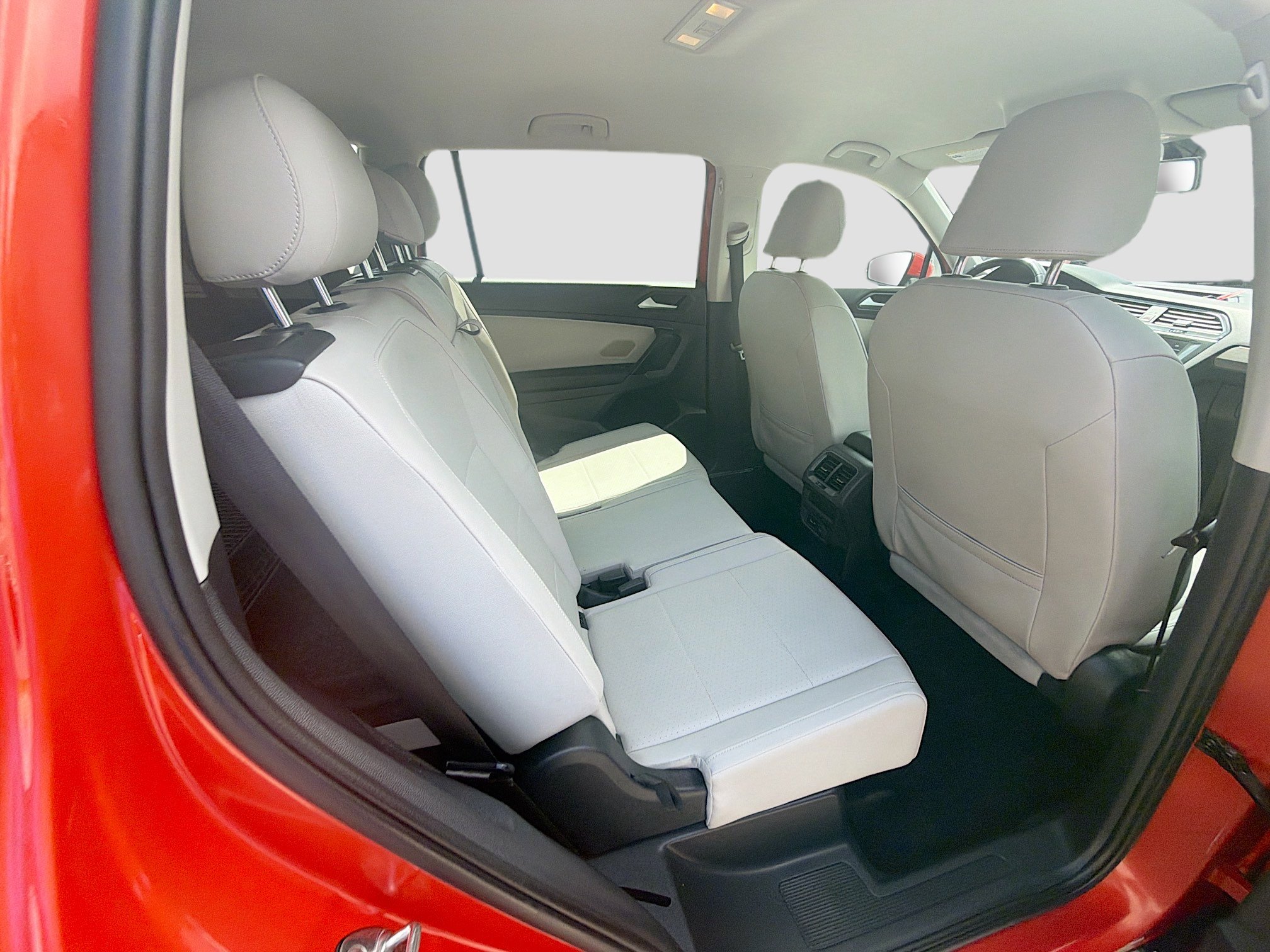 Used 2019 Volkswagen Tiguan SE image 26