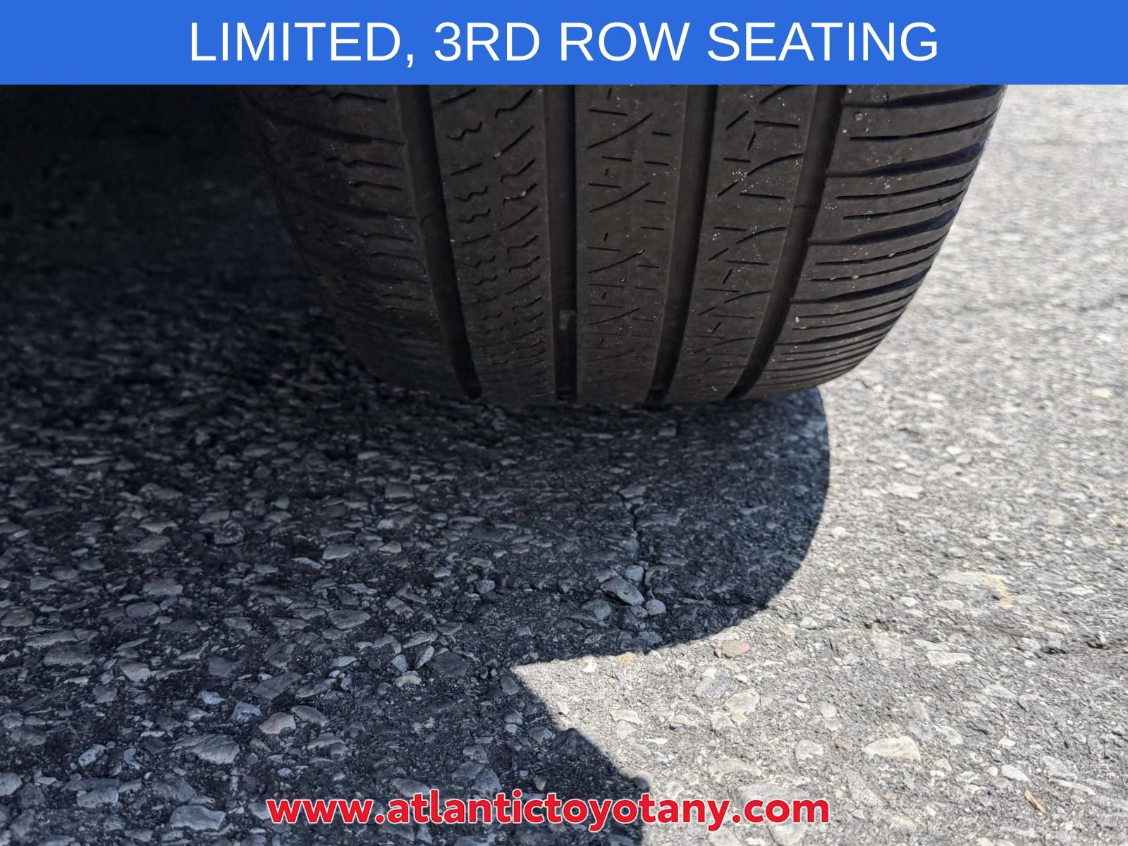 Used 2025 Chrysler Pacifica Limited FWD image 14
