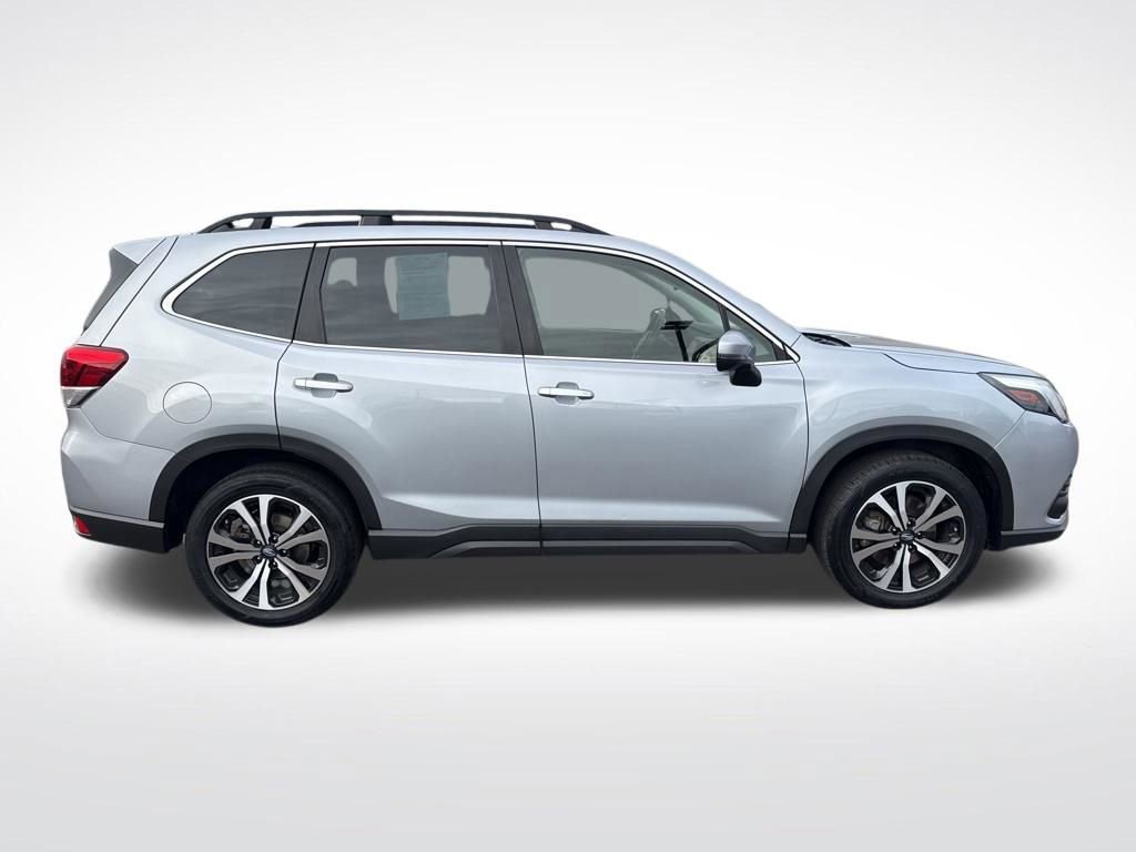 Used 2022 Subaru Forester Limited image 8