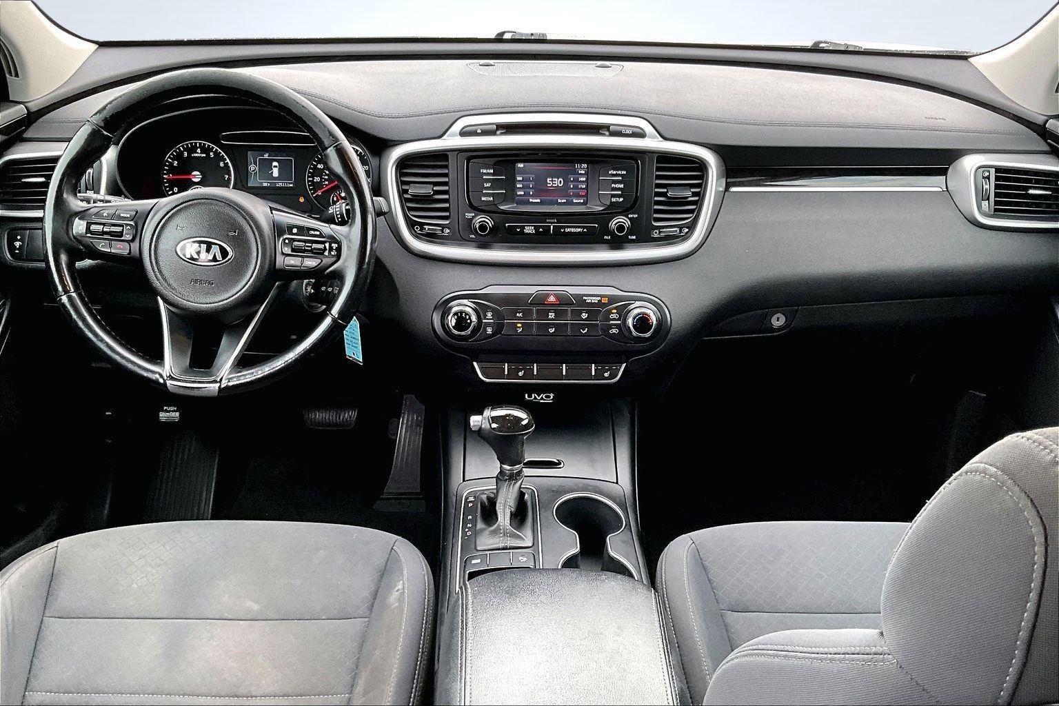 Used 2016 Kia Sorento LX w/ LX Convenience Package image 17