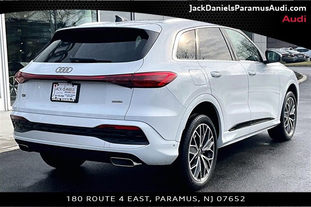 Used 2025 Audi Q5 Premium Plus w/ Premium Plus image 2