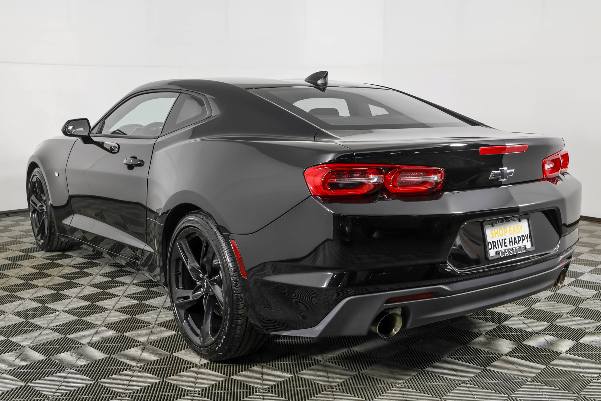 Used 2023 Chevrolet Camaro LT RWD image 17