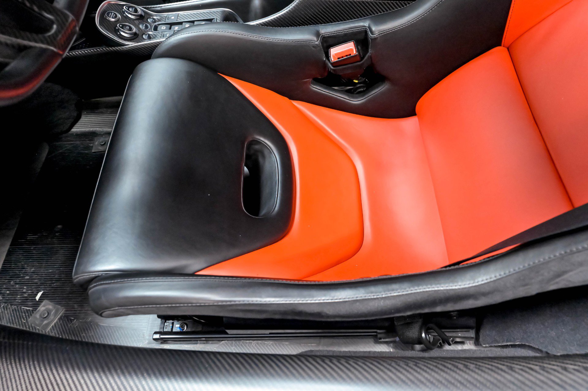Used 2019 McLaren 600LT RWD image 7