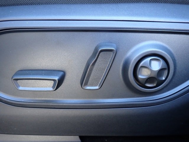 New 2025 Jeep Grand Cherokee L Limited image 17