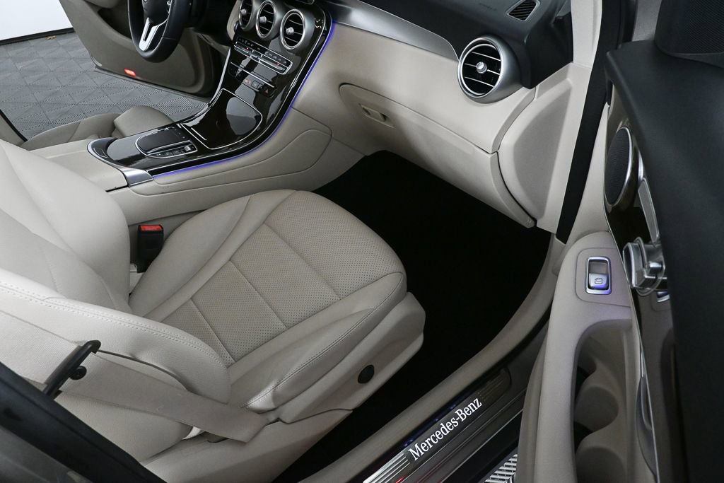 Certified 2022 Mercedes-Benz GLC 300 w/ Premium Package Lite image 23