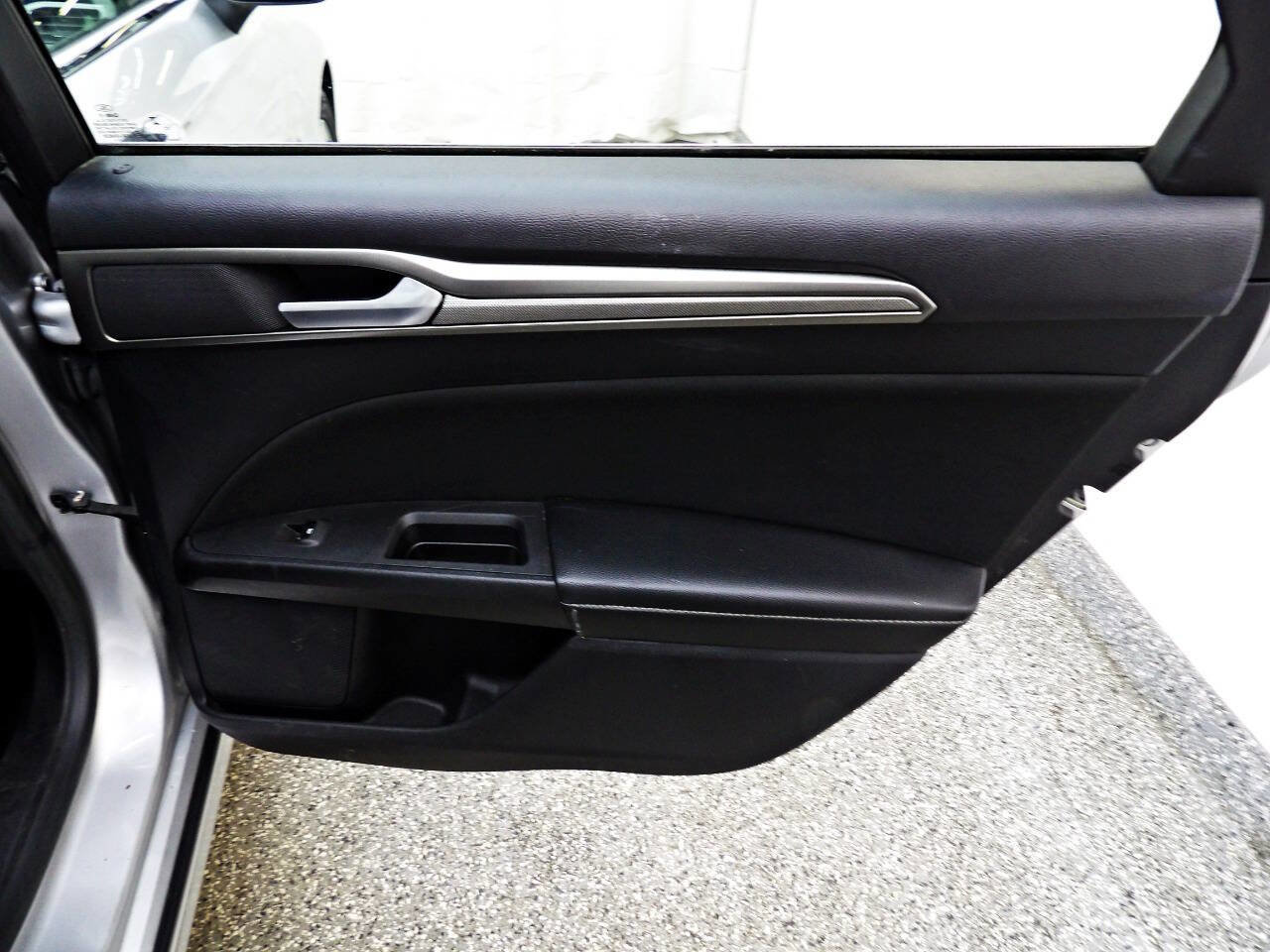 Used 2018 Ford Fusion SE image 12