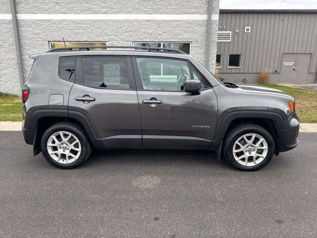 Used 2020 Jeep Renegade Latitude w/ Cold Weather Group image 9