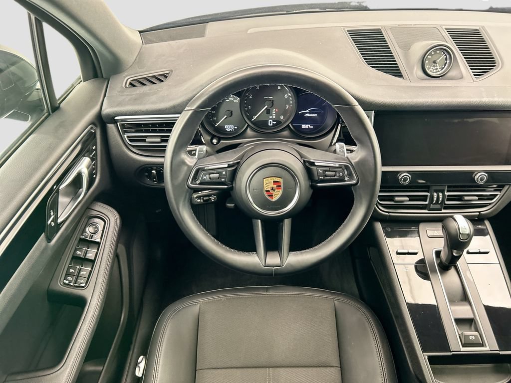 Certified 2024 Porsche Macan AWD/4WD image 12