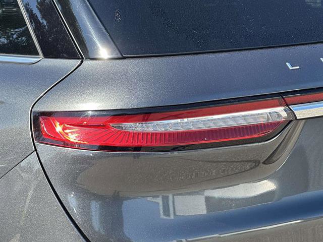 Used 2020 Lincoln Corsair AWD w/ Equipment Group 101A image 9