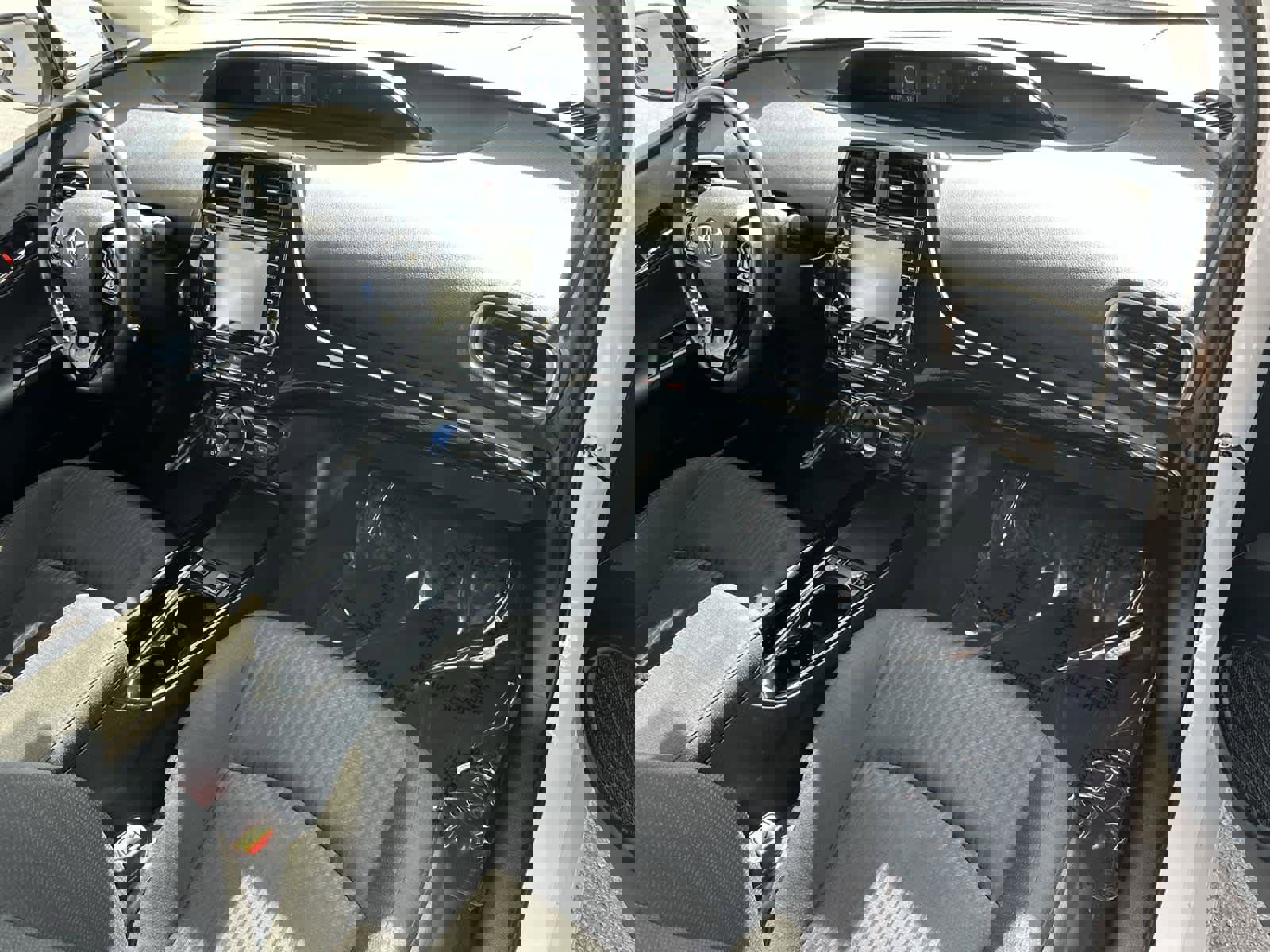 Used 2021 Toyota Prius Prime LE image 12