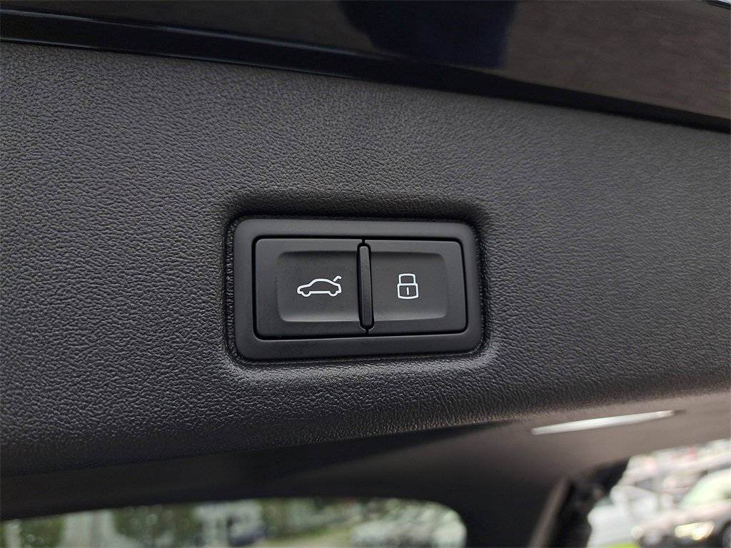 New 2025 Audi Q5 Premium Plus image 32