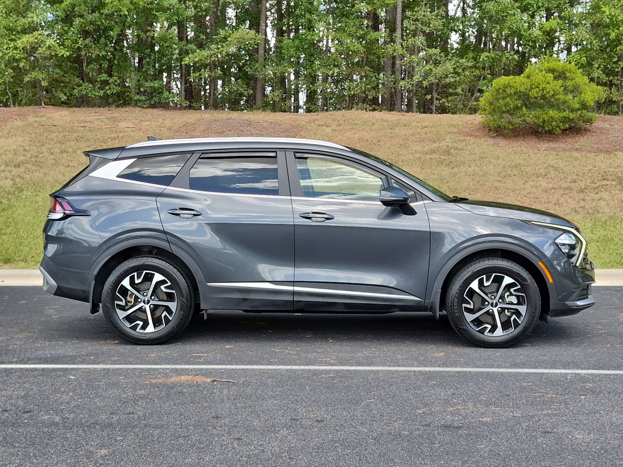 Used 2023 Kia Sportage EX AWD/4WD image 29