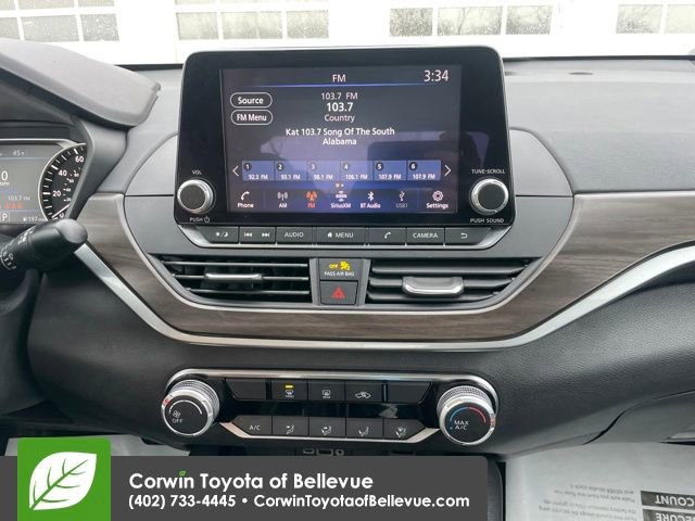Used 2024 Nissan Altima 2.5 SV image 12