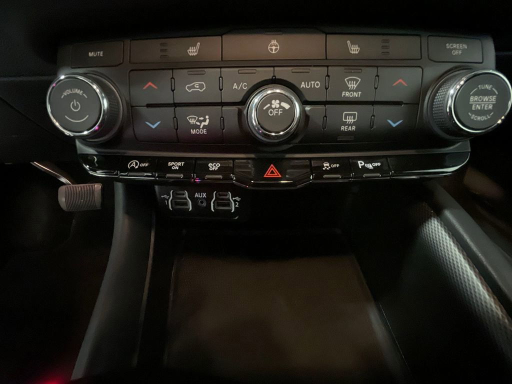 Used 2025 Dodge Durango GT AWD/4WD image 40