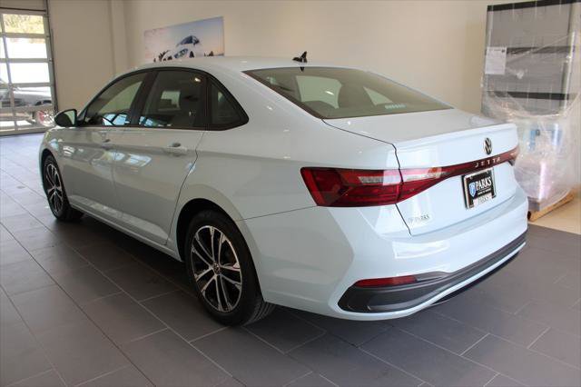 Used 2025 Volkswagen Jetta Sport image 32