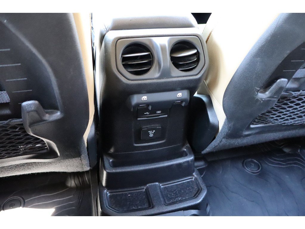 Used 2018 Jeep Wrangler Unlimited Rubicon AWD/4WD image 30