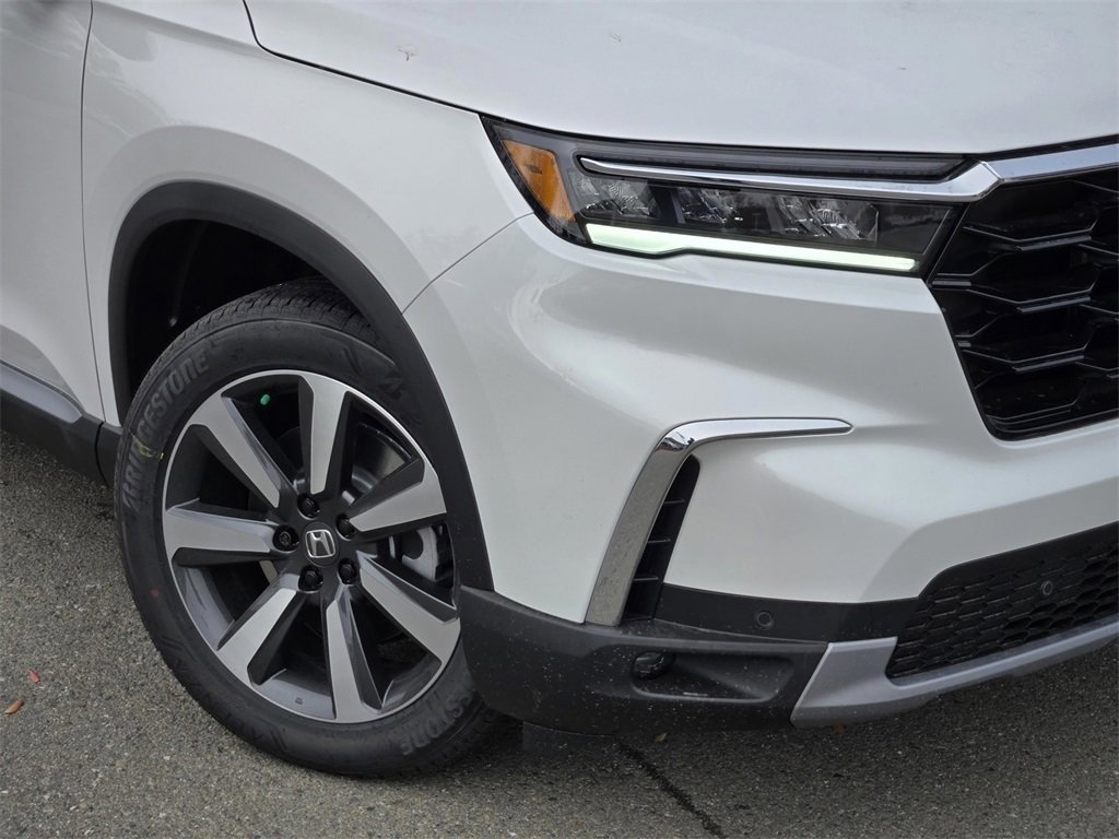 New 2025 Honda Pilot Elite image 9