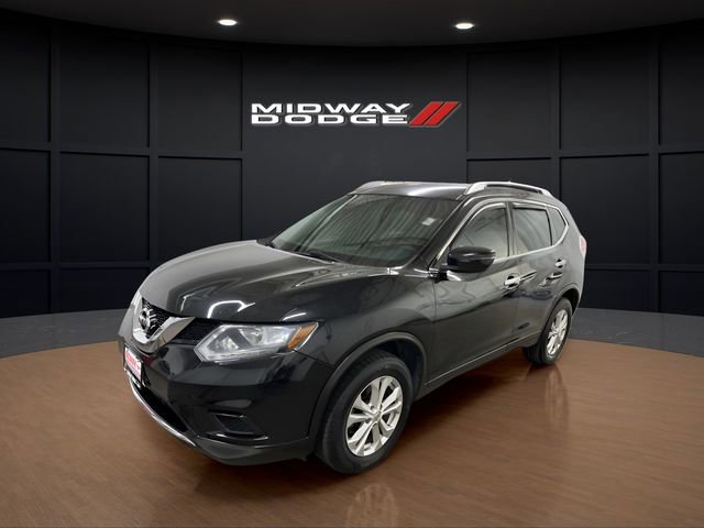 Used 2016 Nissan Rogue SV image 2