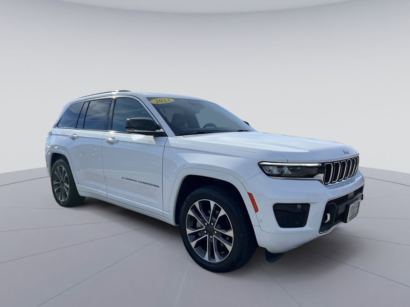 Used 2023 Jeep Grand Cherokee Overland image 11