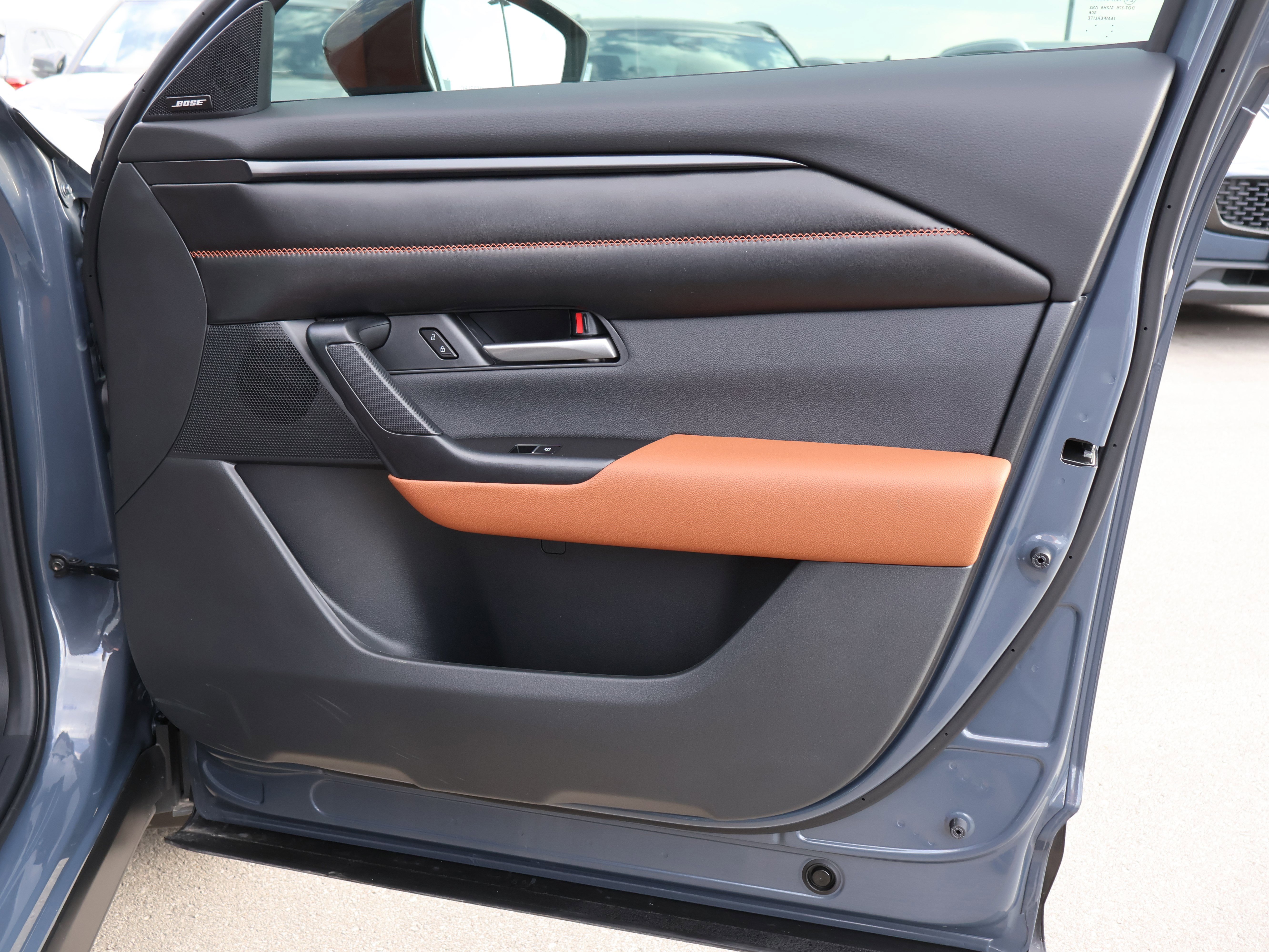 Certified 2025 MAZDA CX-50 Meridian Edition w/ Weather Package image 9