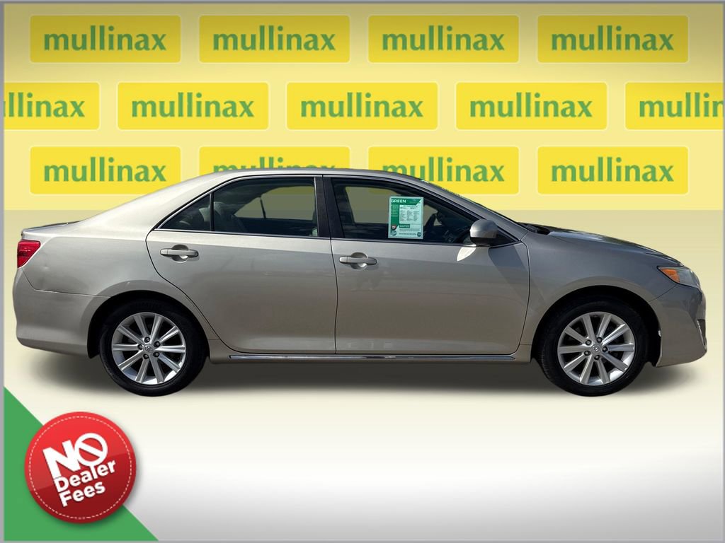 Used 2014 Toyota Camry XLE image 2