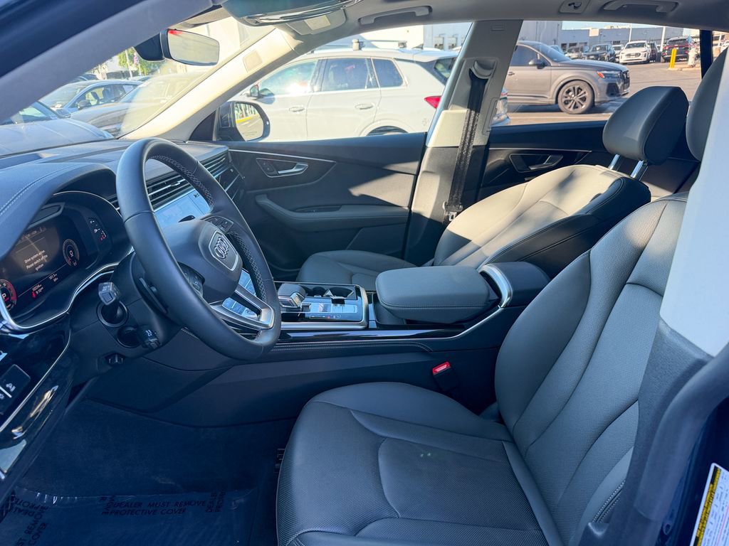 Used 2025 Audi Q8 Premium Plus w/ Premium Plus Package image 15