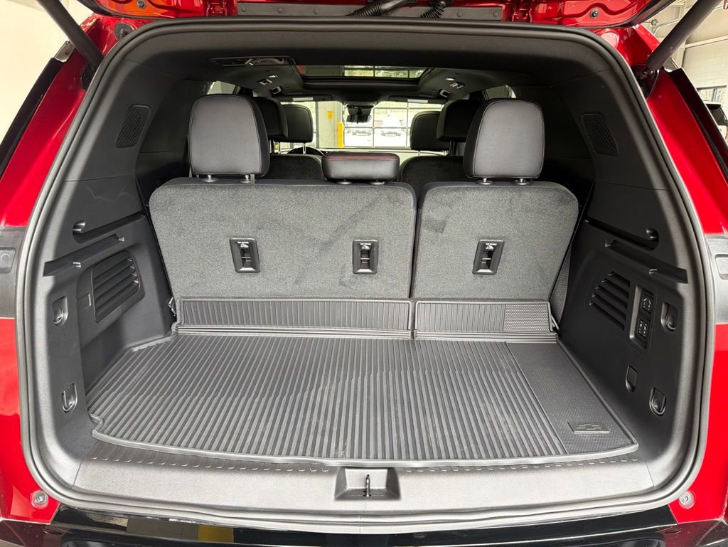 Used 2026 Chevrolet Traverse RS w/ LPO, Floor Liner Package AWD/4WD image 10