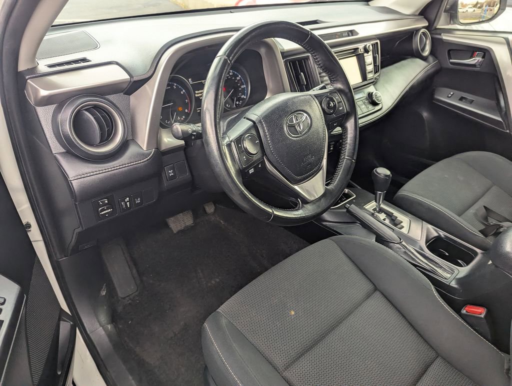 Used 2018 Toyota RAV4 XLE image 25