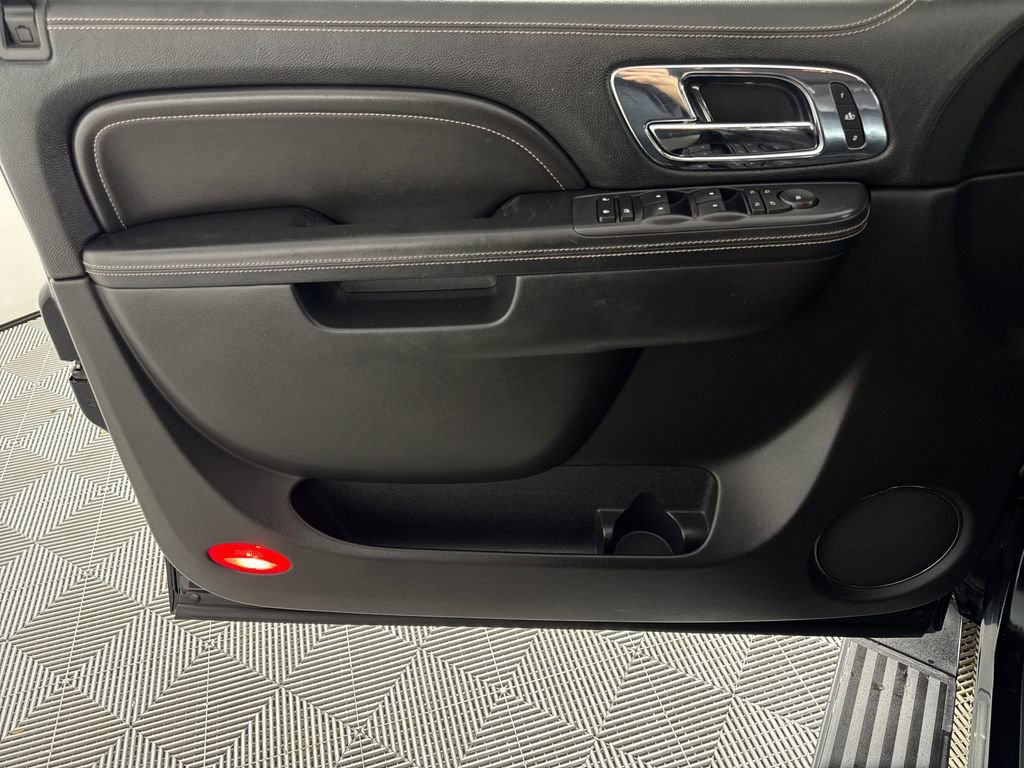 Used 2012 Cadillac Escalade Platinum AWD/4WD image 10