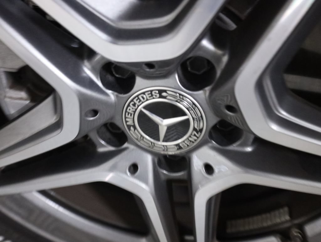 Used 2023 Mercedes-Benz CLA 250 4MATIC image 9