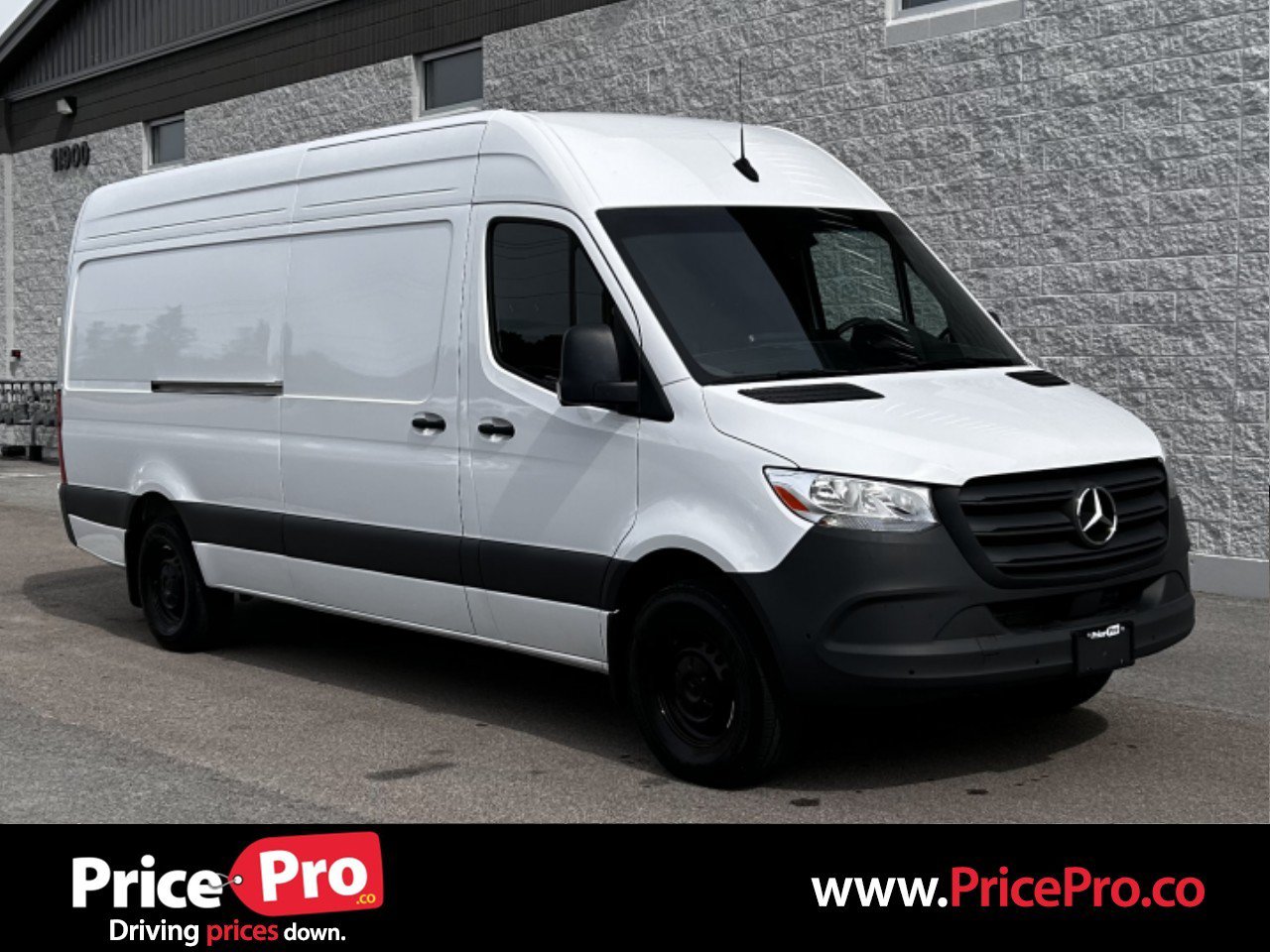 Used 2025 Mercedes-Benz Sprinter 2500 image 1