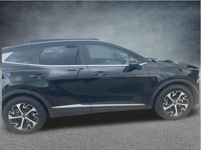 Used 2025 Kia Sportage EX FWD image 8