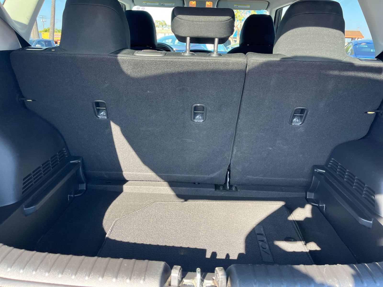 Used 2025 Kia Soul LX w/ LX Technology Package FWD image 31