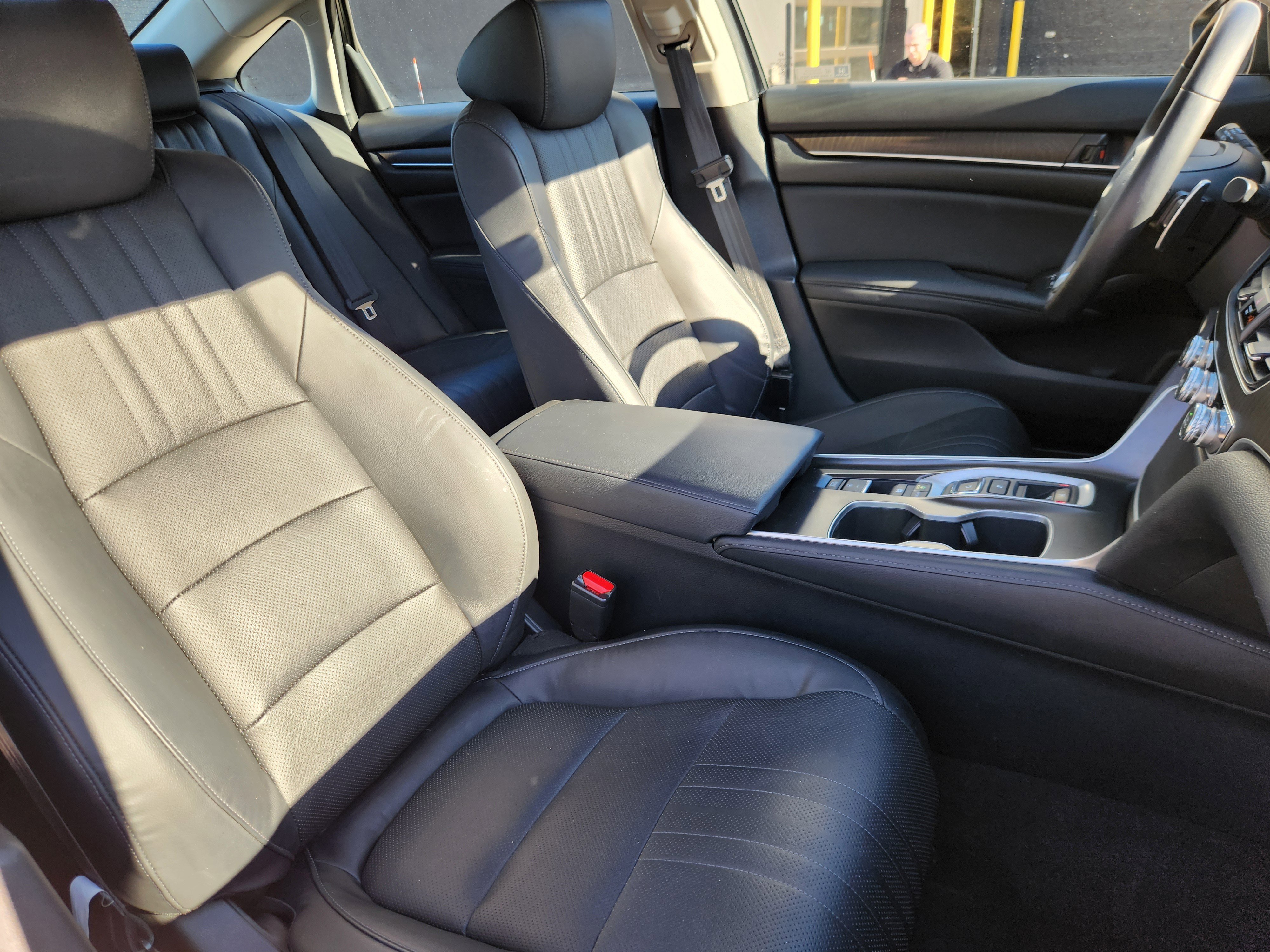 Used 2018 Honda Accord Touring image 15