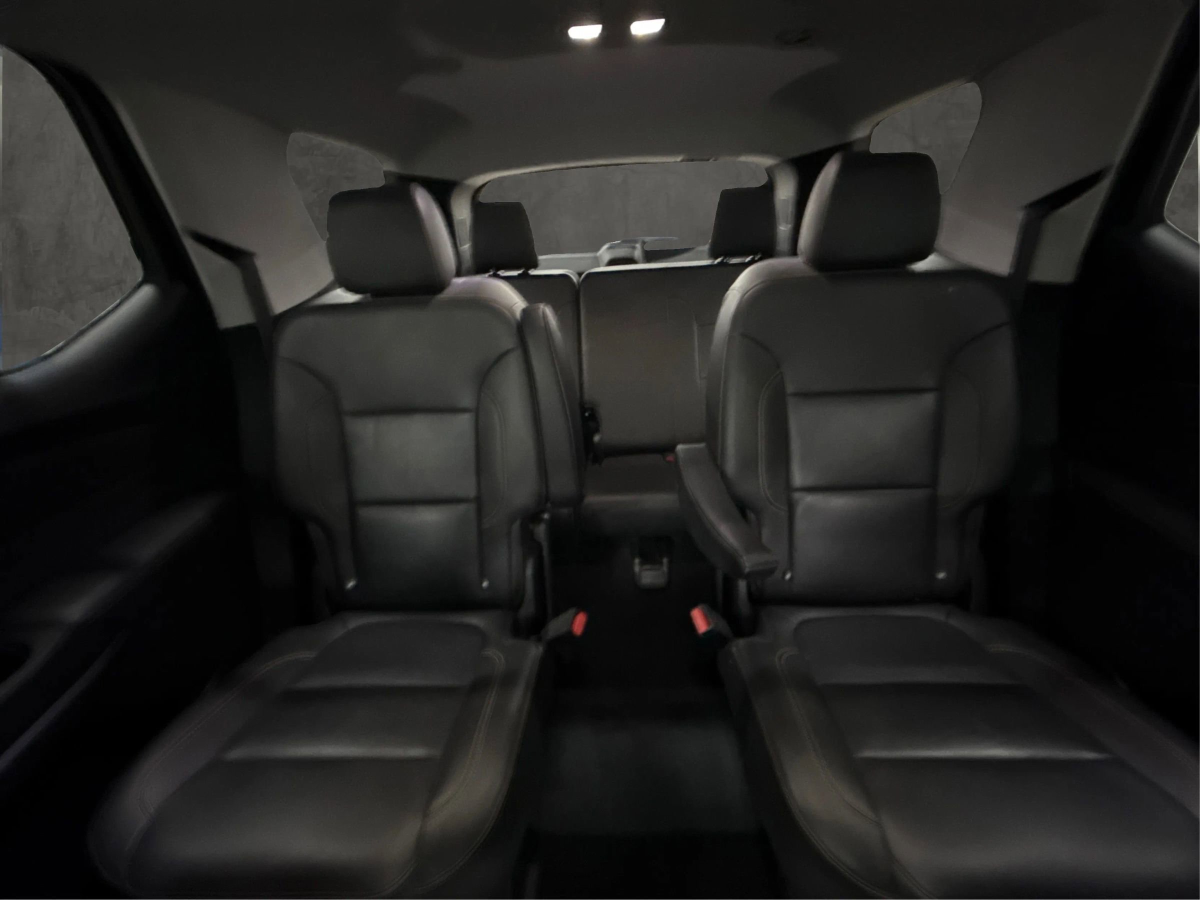 Used 2021 Chevrolet Traverse LT image 32